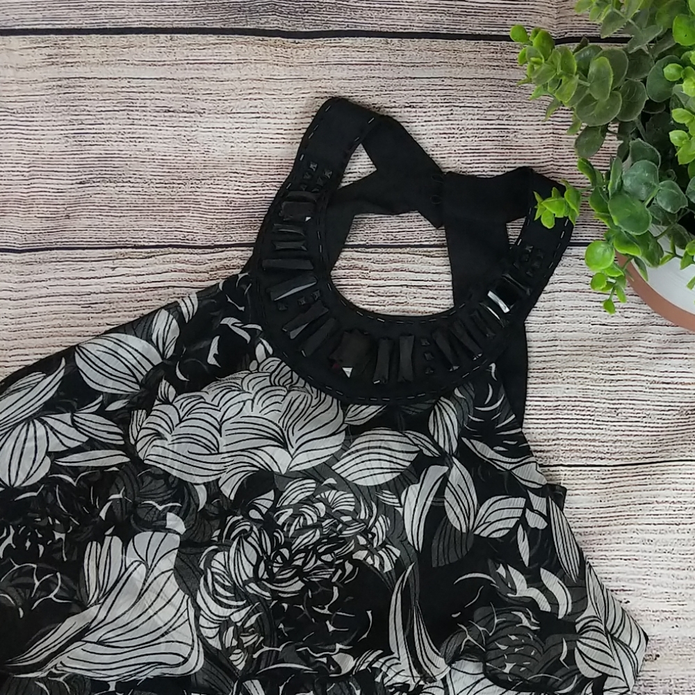 (🏁 $15) Embellished, scalloped top